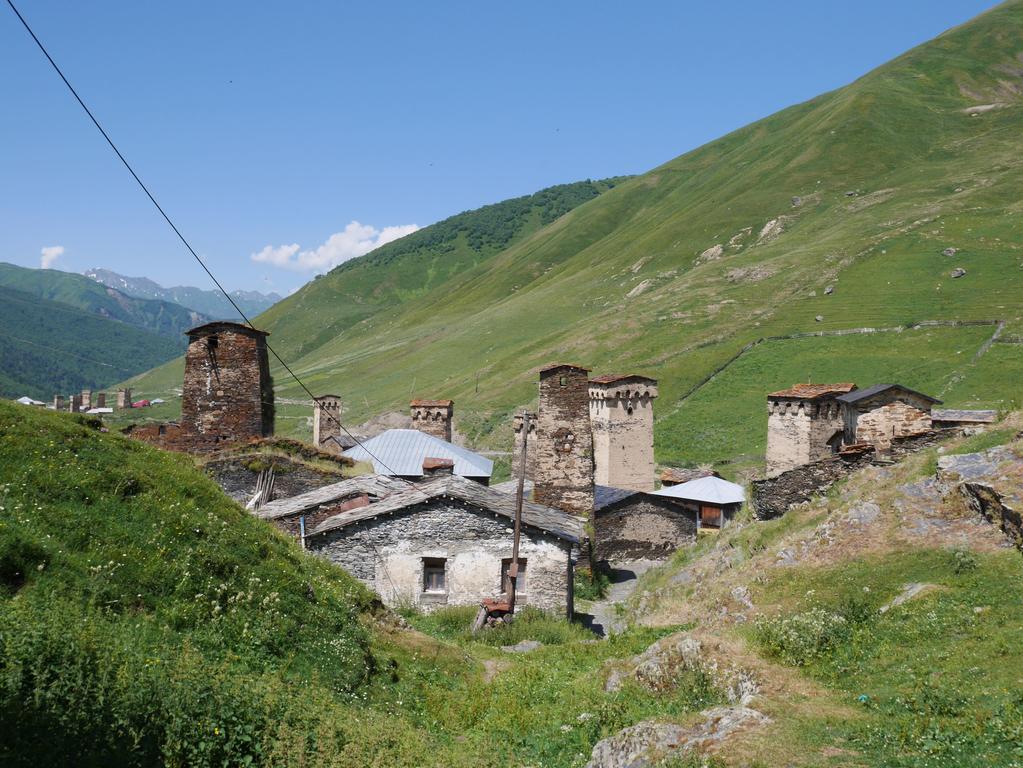Chazhashi Guesthouse Ushguli Exterior foto